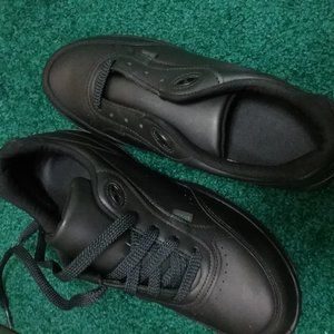 Womens New Balance Black Walking shoes 9B NEW